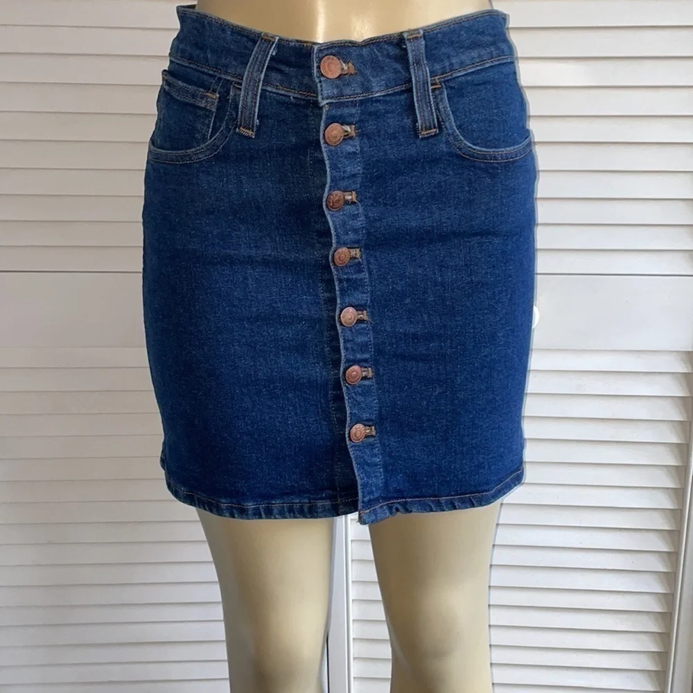 Madewell- Stretch Denim Straight Mini Skirt in Arroyo Wash: Button-Front Edition
